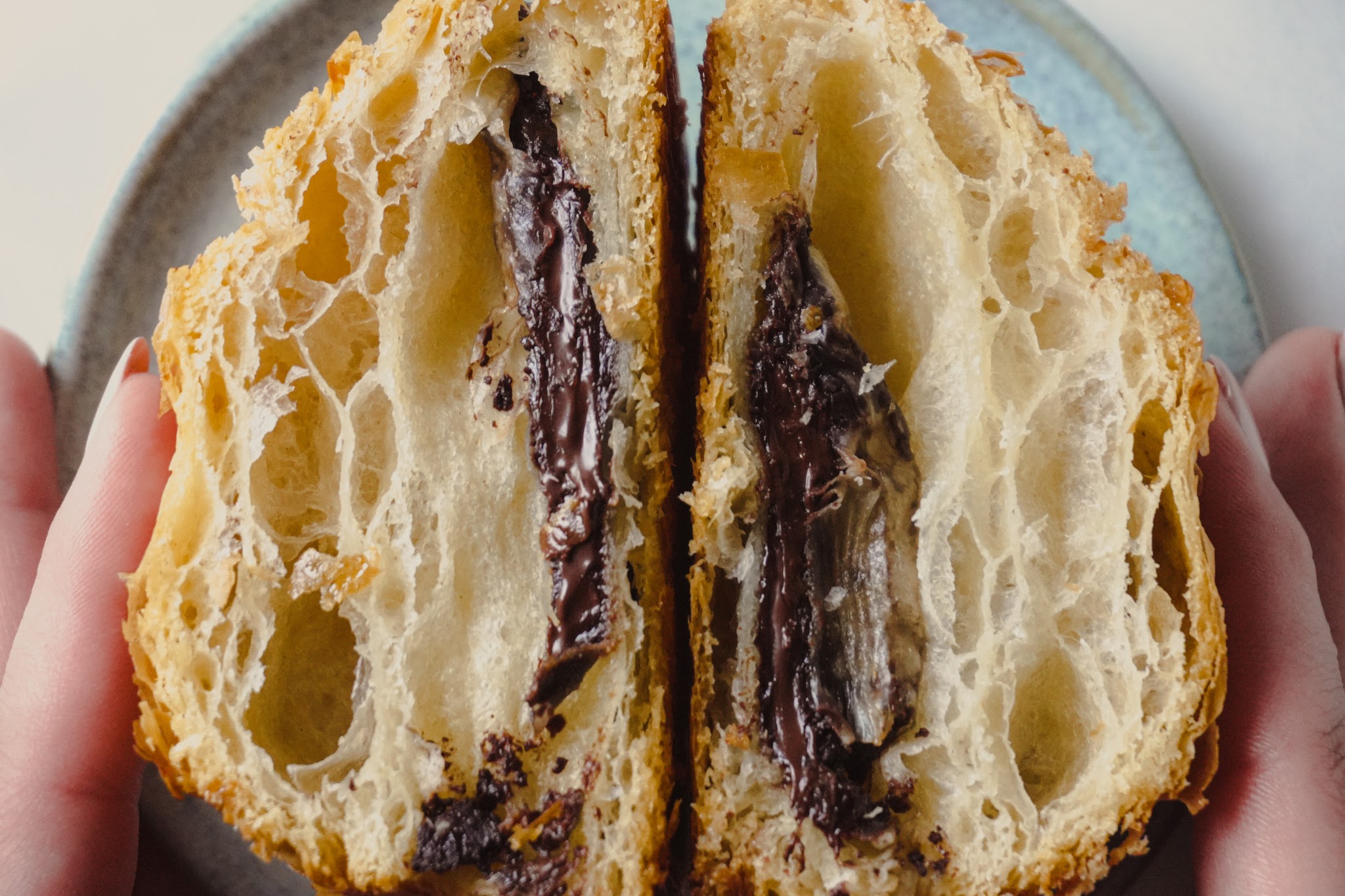 Croissant de chocolate Onna Café